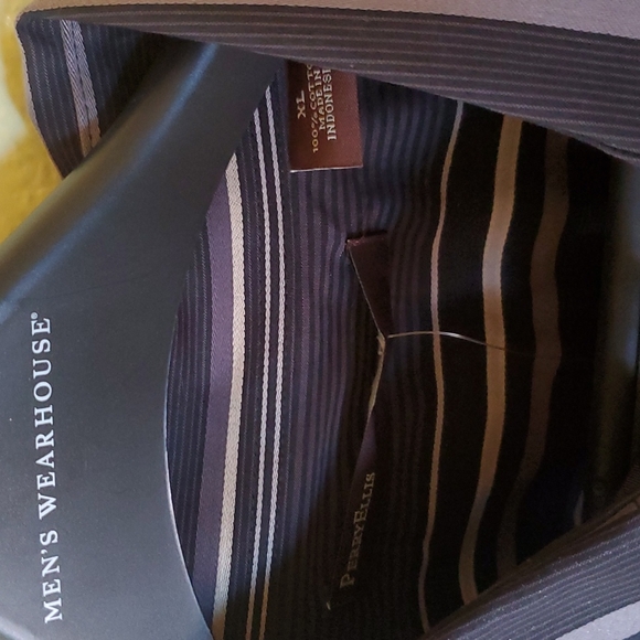 Perry Ellis - Picture 2 of 4